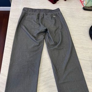 FIGS Livingston pant in Graphite size small